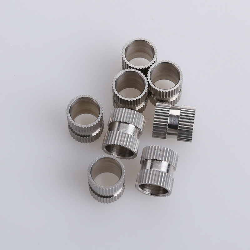 இரட்டை வழி செருகு நட்