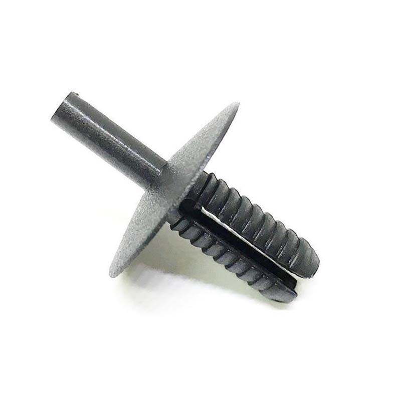 ரிவெட் கிளிப்பை விரிவுபடுத்துகிறது