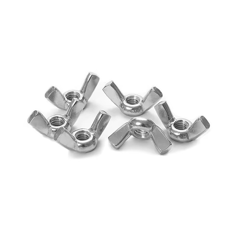 வட்டமான காது இறக்கை நட்ஸ்